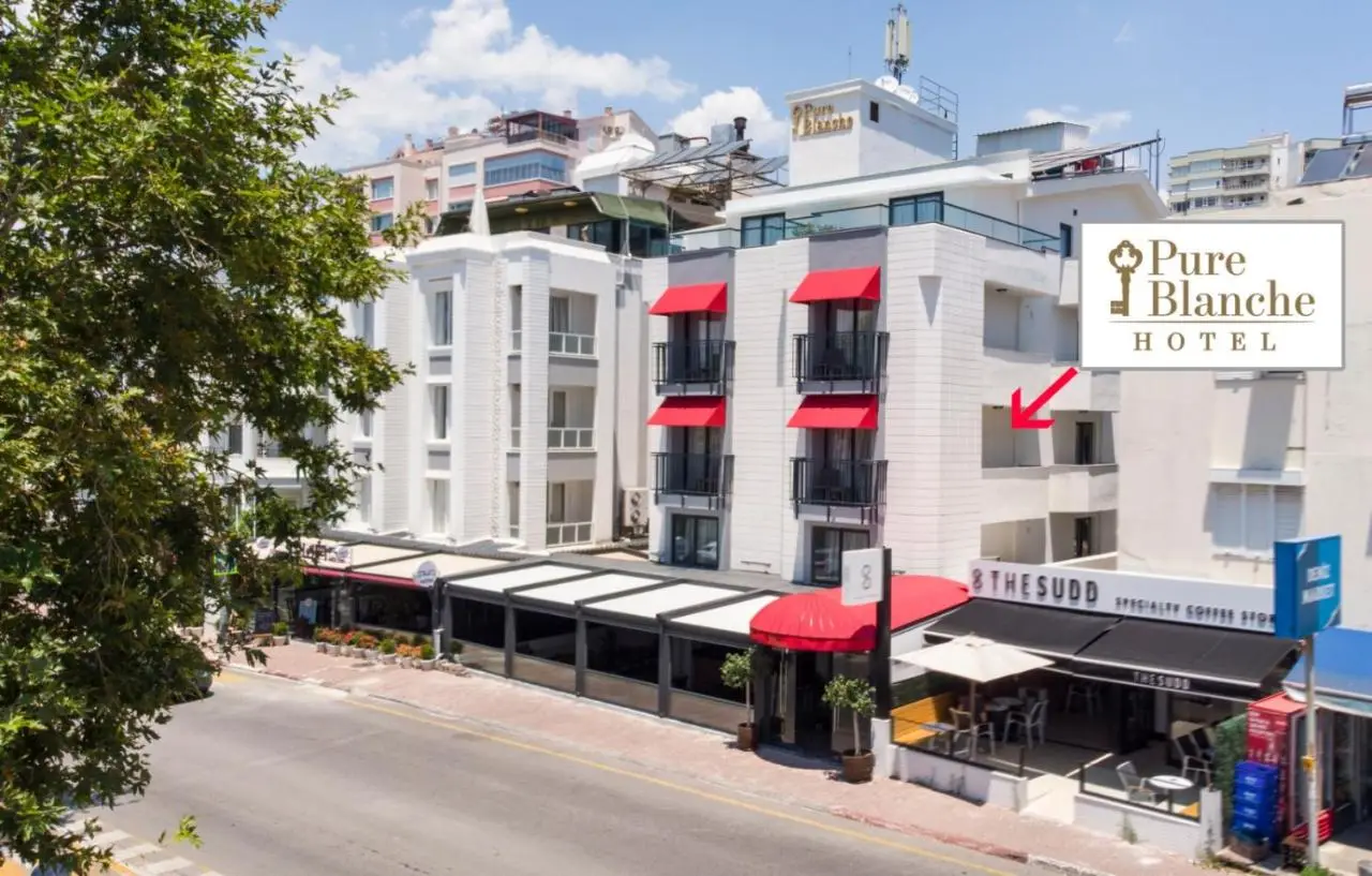 Pure Blanche Hotel