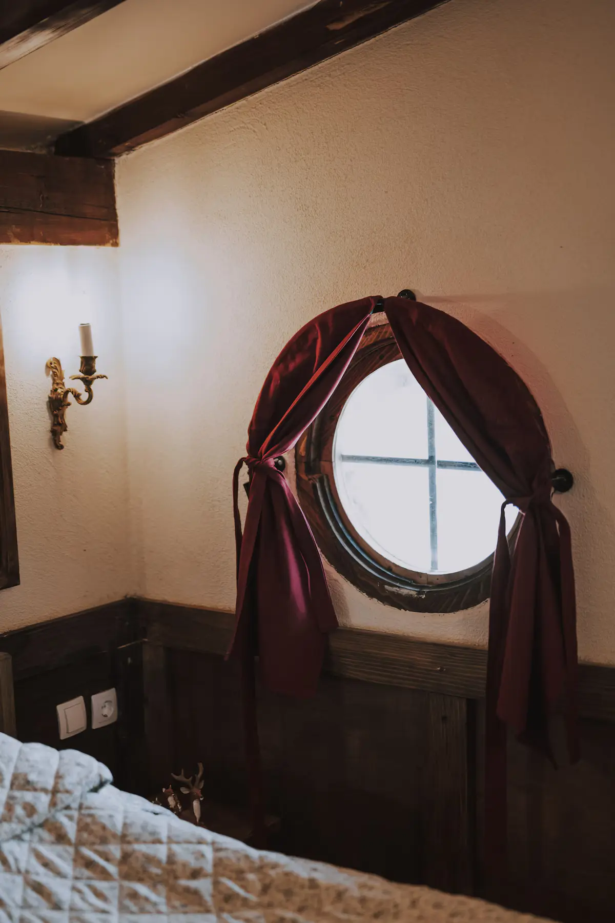 Hobbit House Mostar – Magical Underground Stay