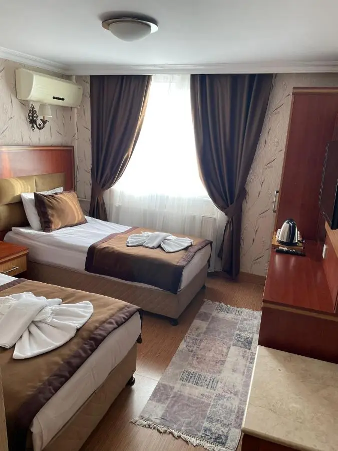 Hermanos Hotel