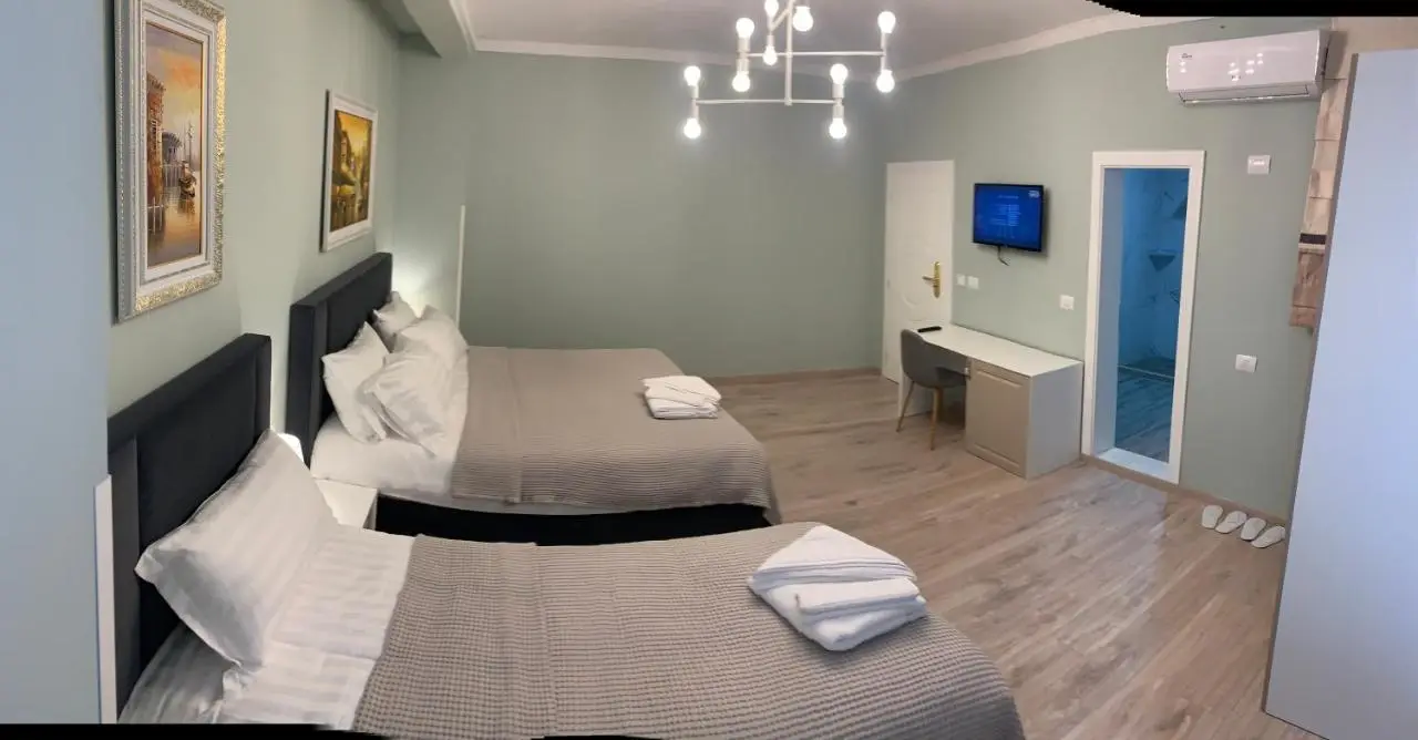 BELUX HOTEL