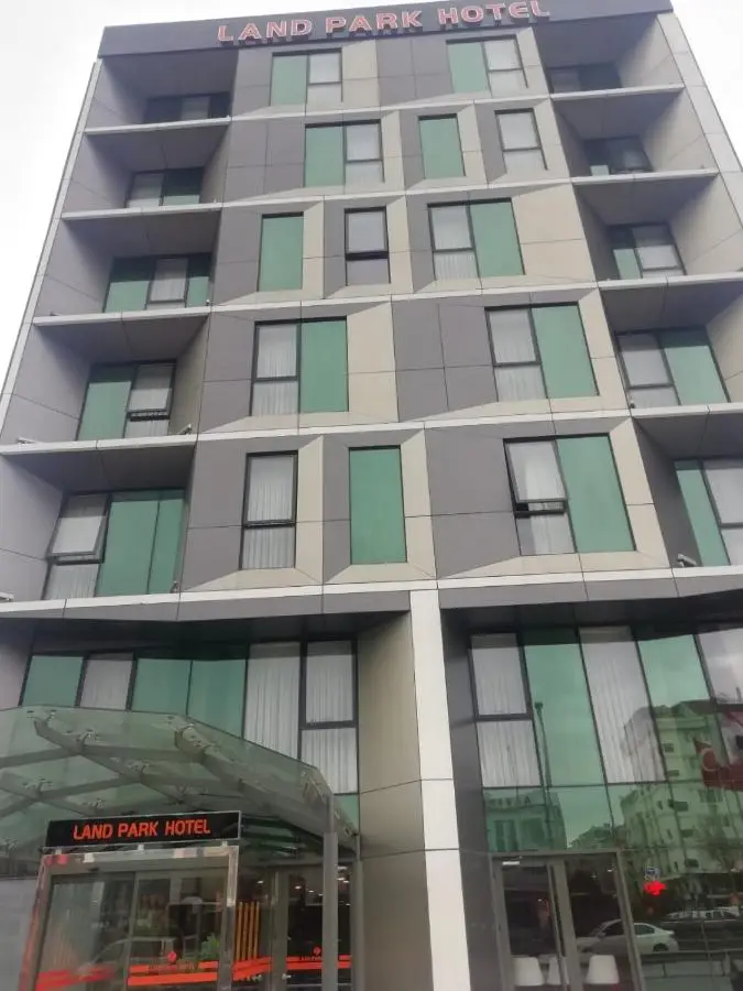 Land Park Hotel