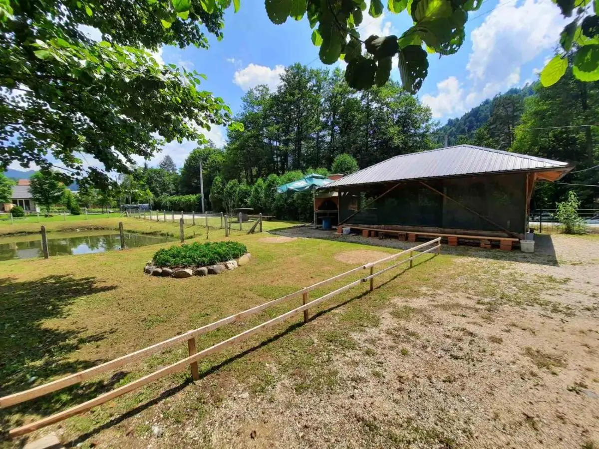 Vikendice Bungalovi Menzil