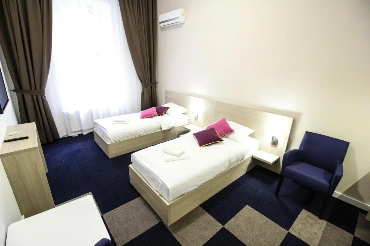 Hotel Story