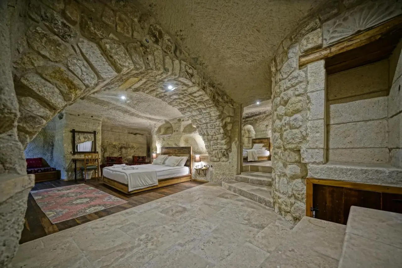 Naraca Cave House