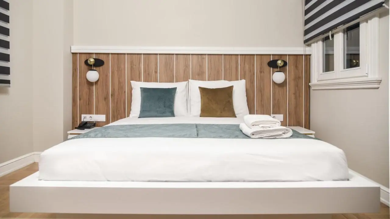 LUXIR HOTEL