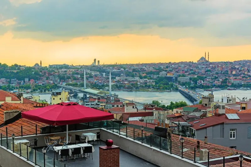 Meroddi Pera Flats
