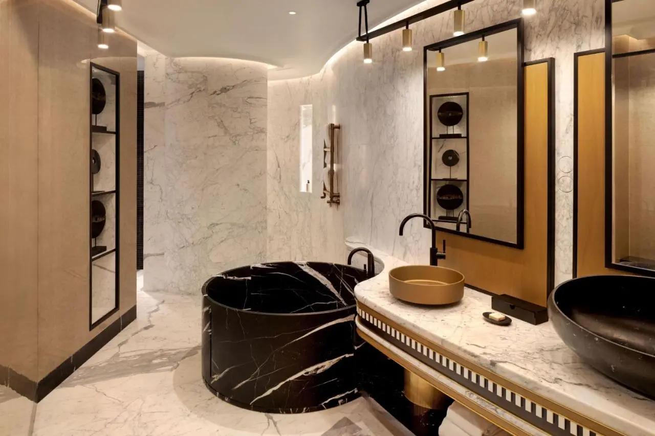 Paragraph Freedom Square, a Luxury Collection Hotel, Tbilisi