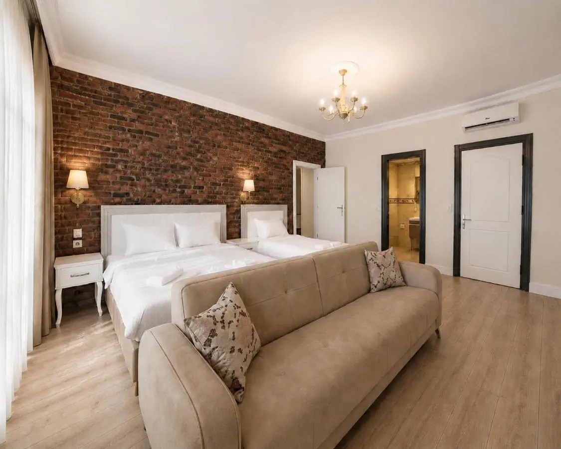 Royal Garden Suite and Hotel