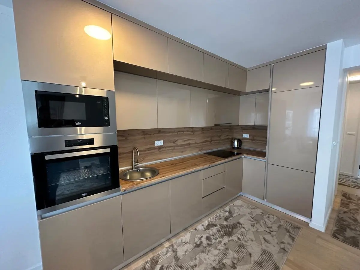Apartment by expert Ado