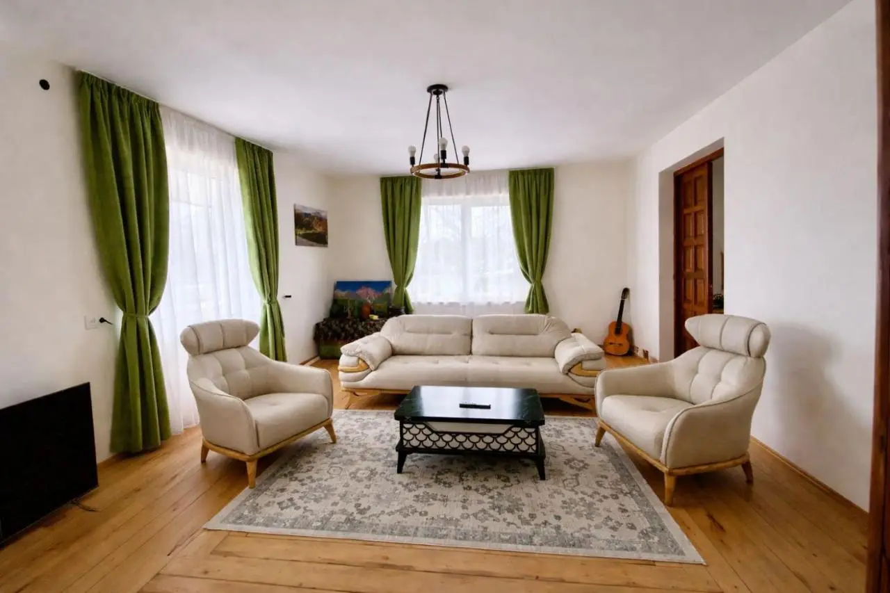 Gudauri Deka House, Balcony & Mountain Views