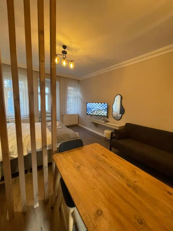 Golden Arrow Taksim 1