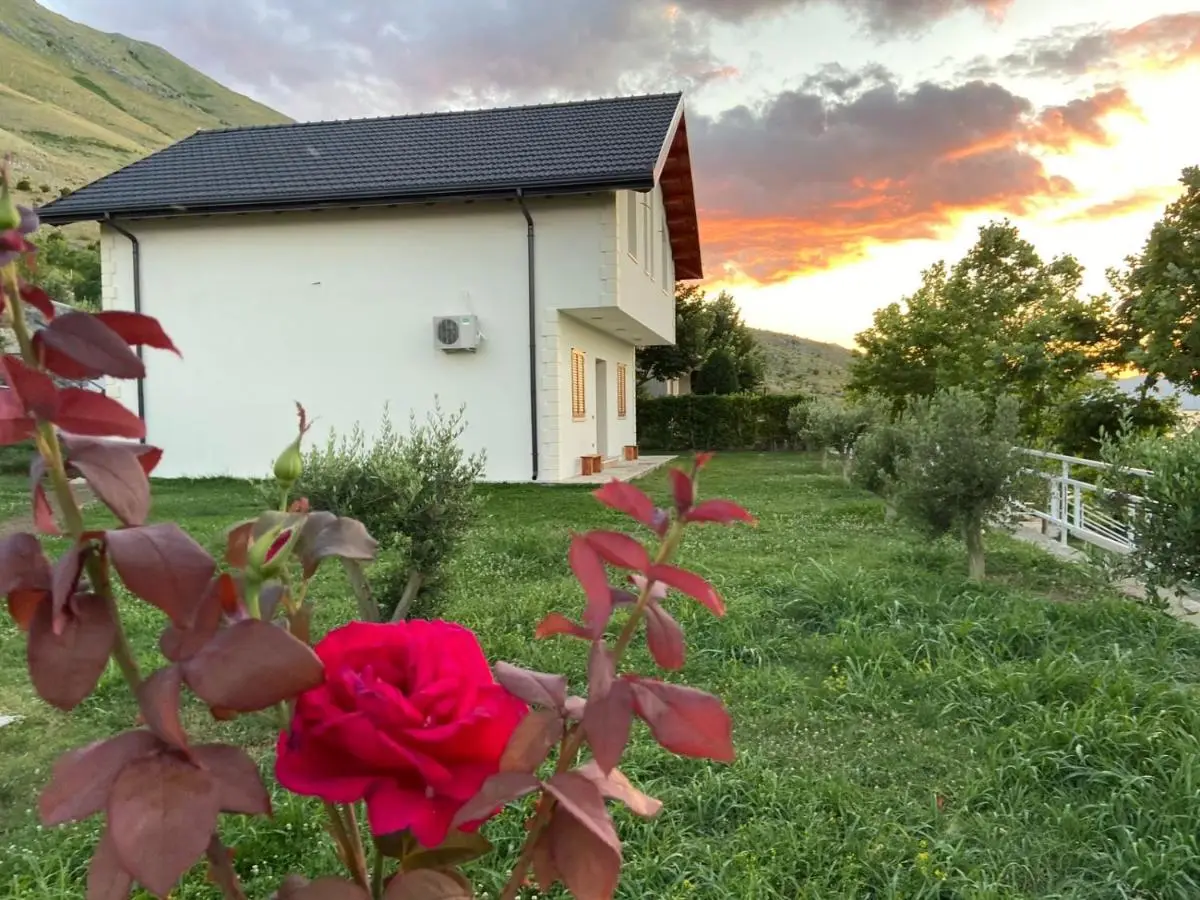 Xhuli Guesthouse