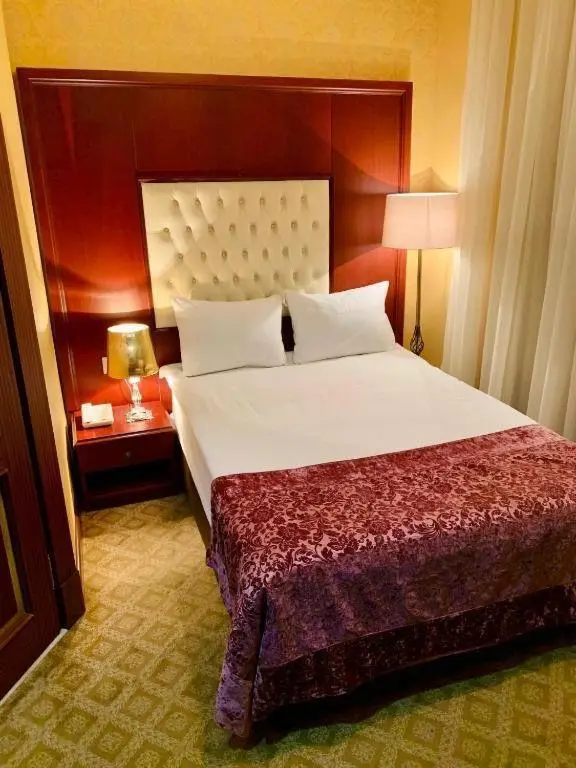 Clover Hotel F1 View