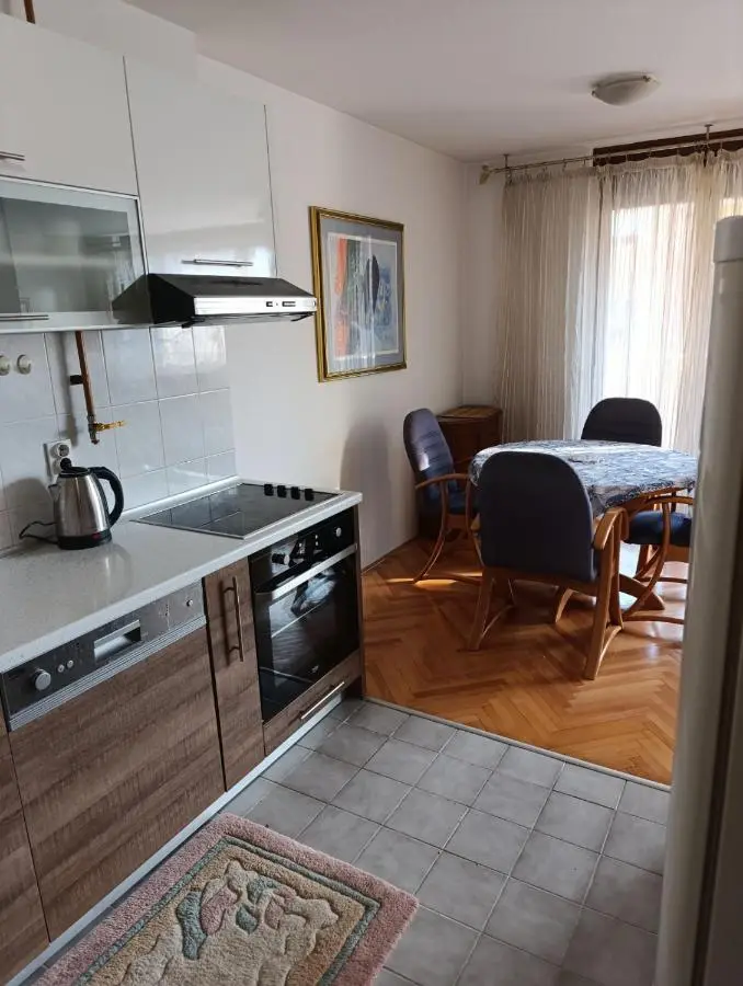 Centar SA with free garage parking