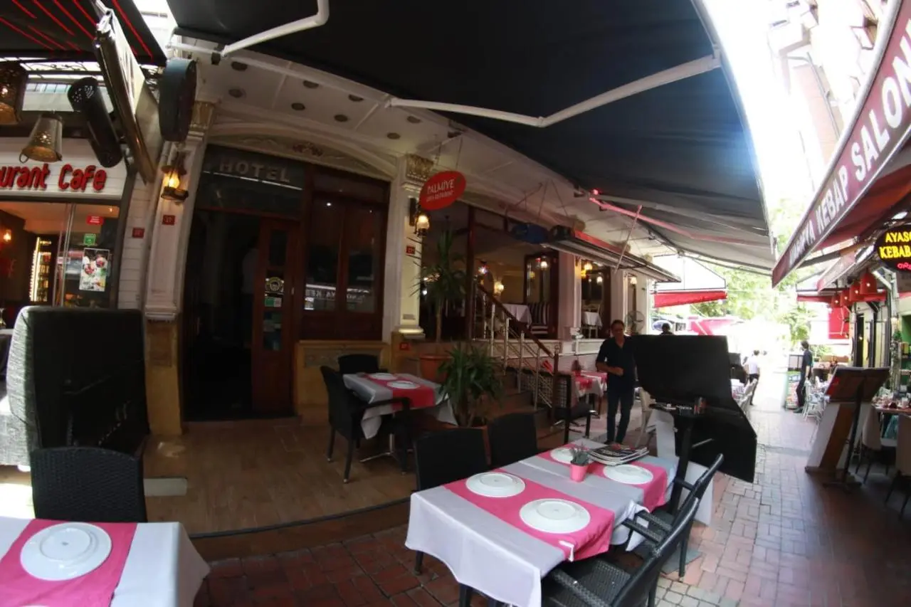 Ares Hotel