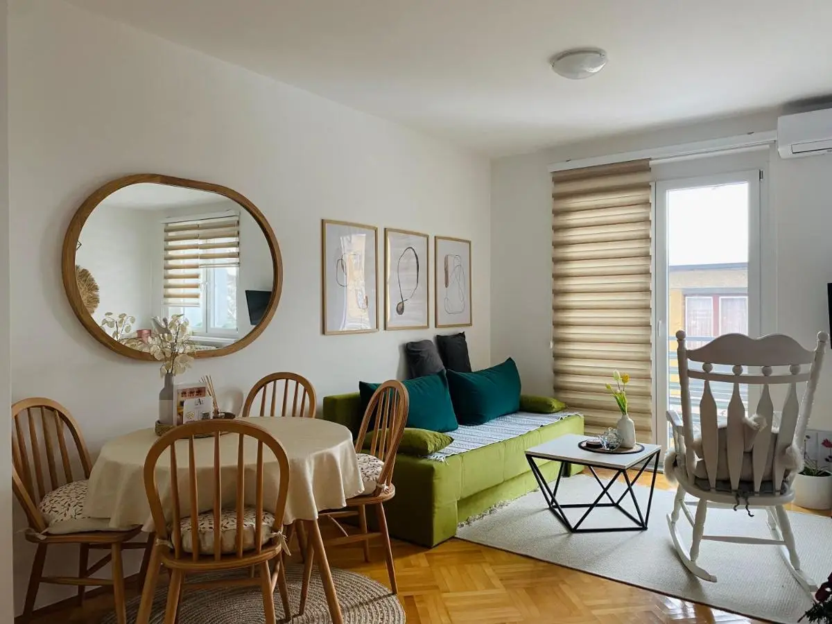 Apartment 11 - Great location, quiet but near the center