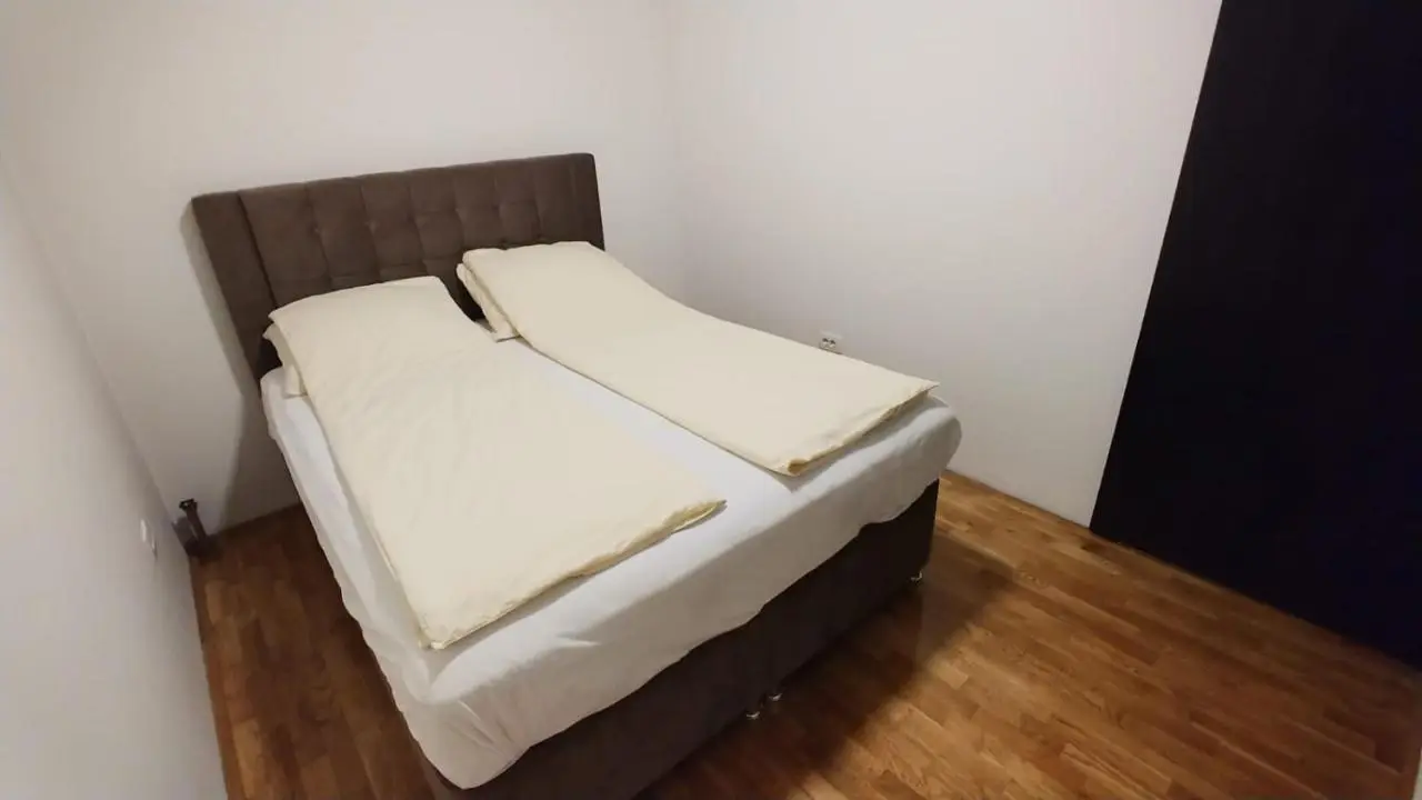 Apartments Leon