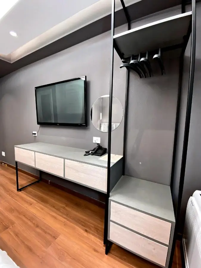 Peaky Hotel