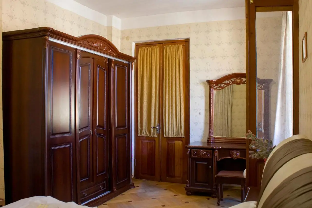 Nino's Guest House