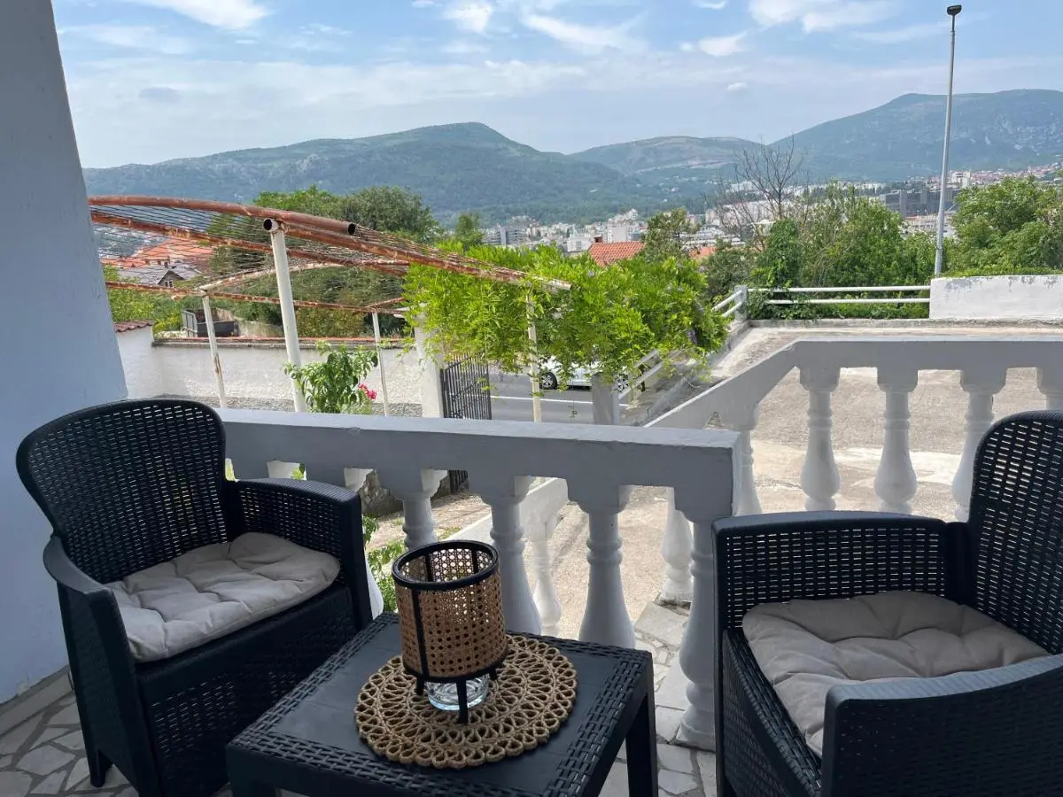 Apartments Azura