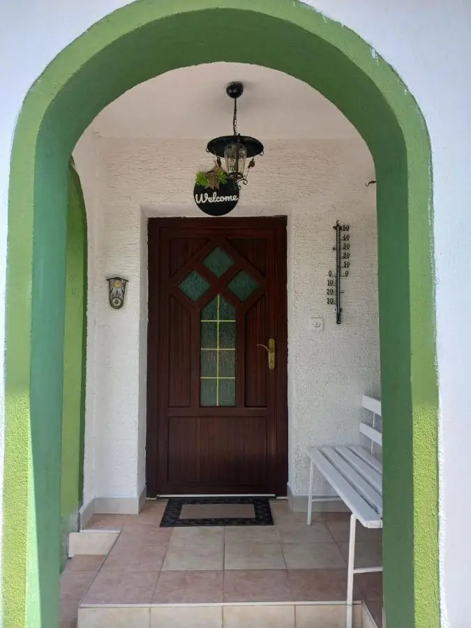 Retro Retreat Izačić
