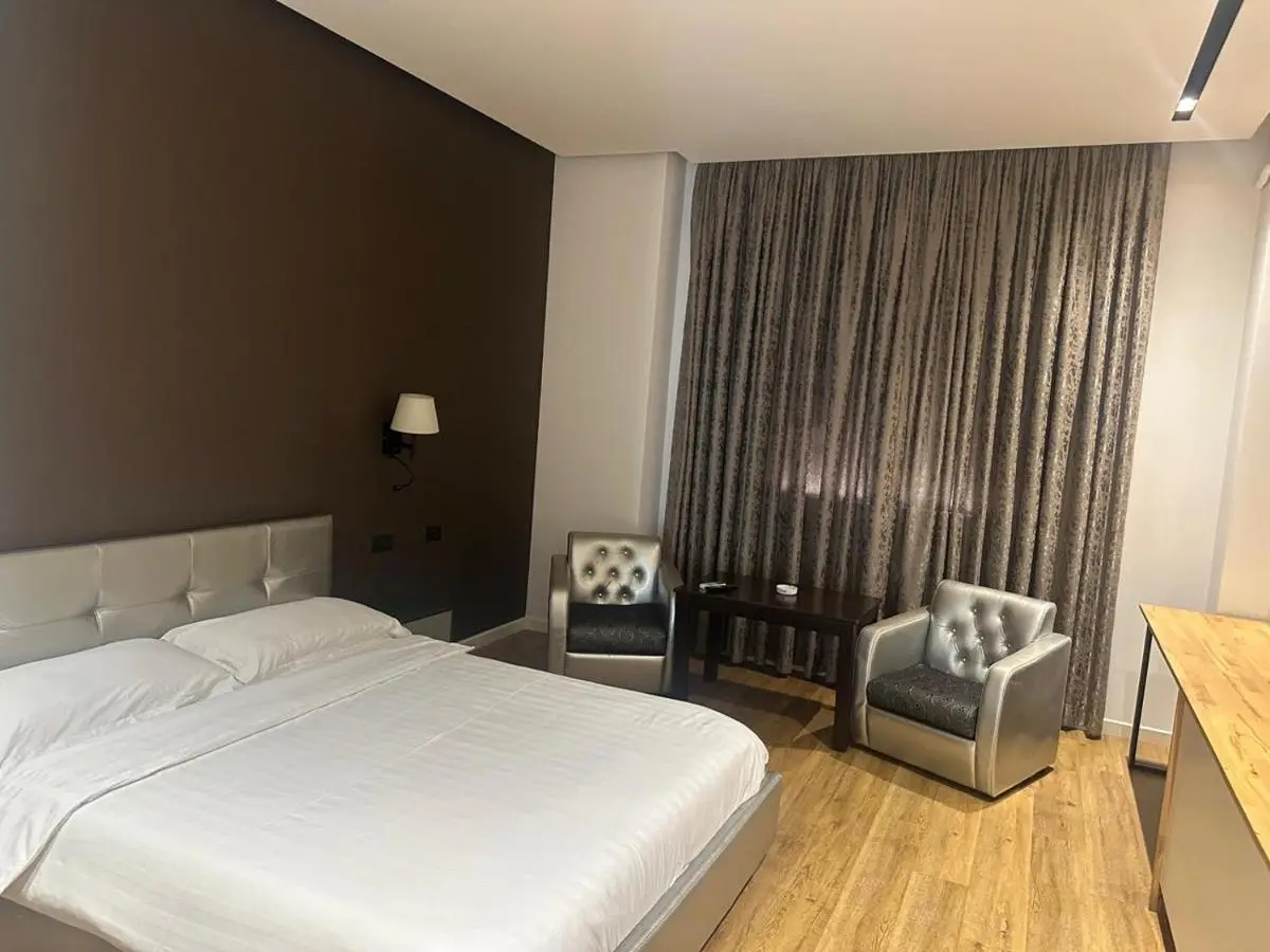 Aurelis Hotel