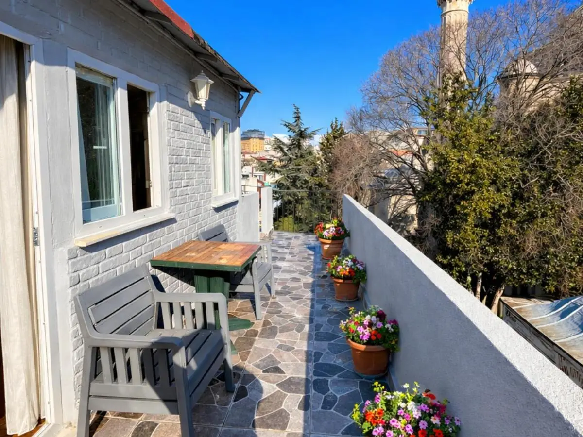 Emirhan Guesthouse & Suites