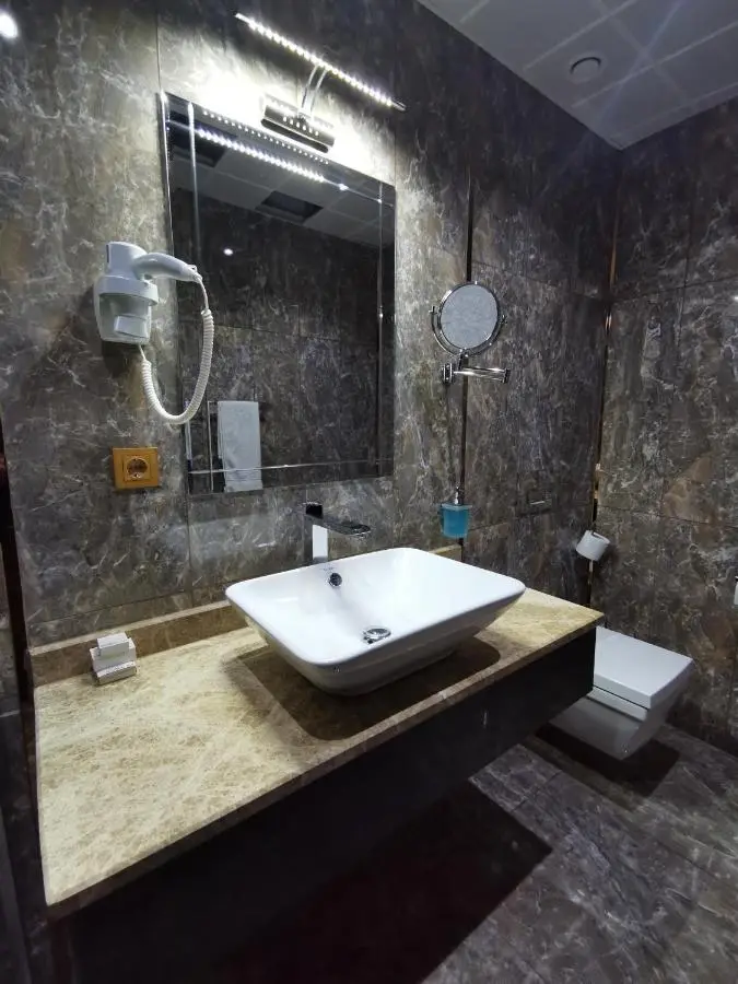 Perapolis Hotel