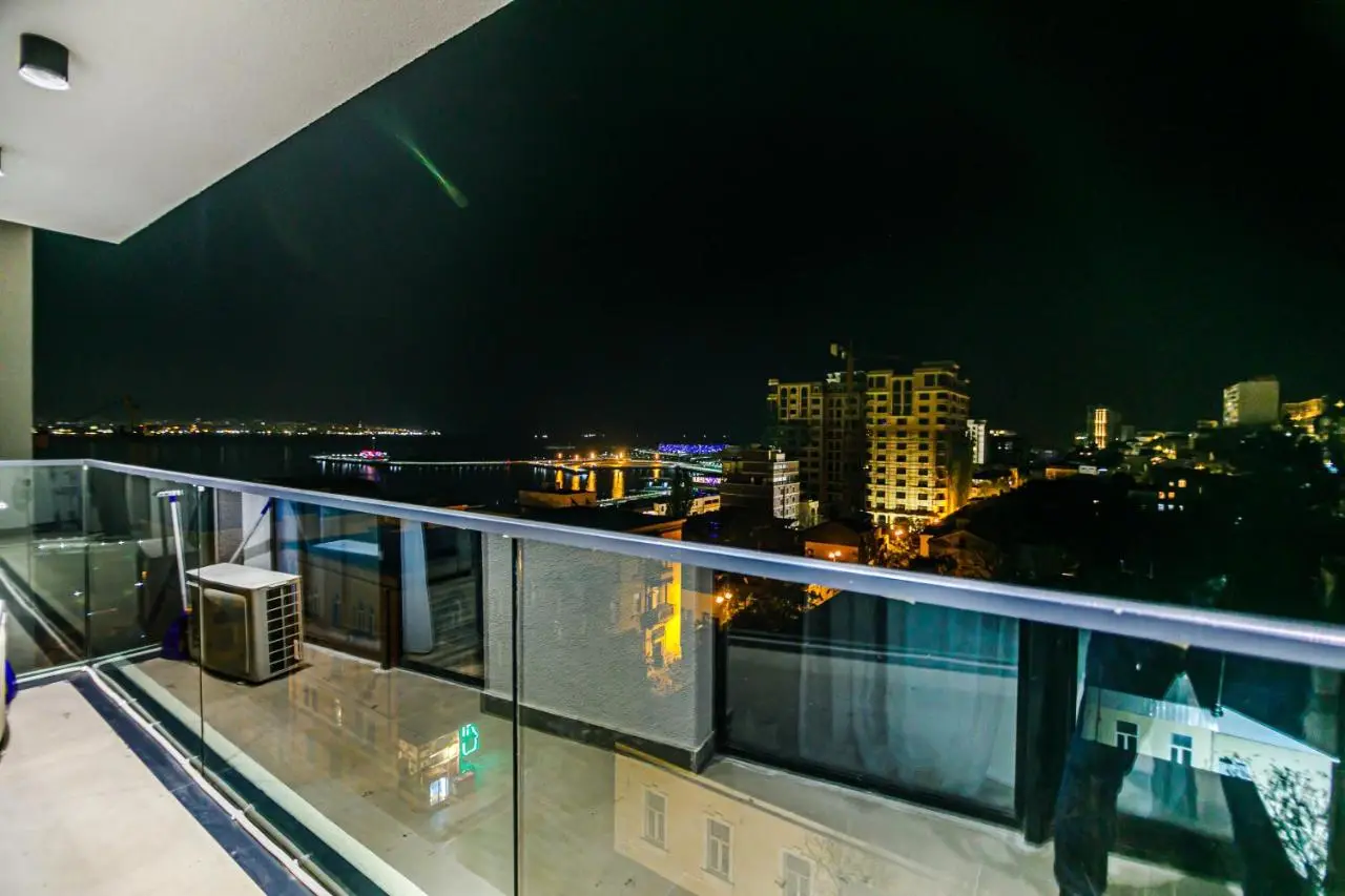 SUNSET Lux Apartment on Baku