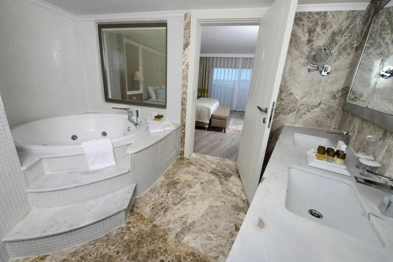 Wome Deluxe Hotel - Halal All Inclusive