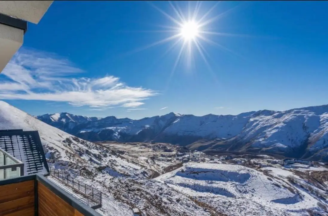 Best location new Gudauri and Own park place!!