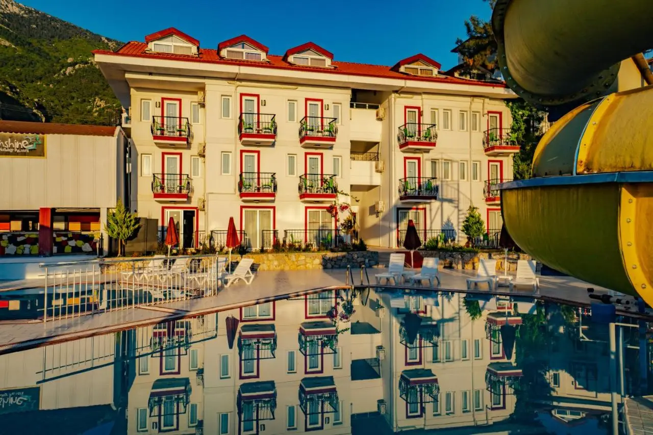 Sunshine Holiday Resort