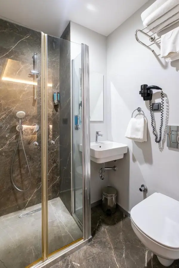Discovery Hotel