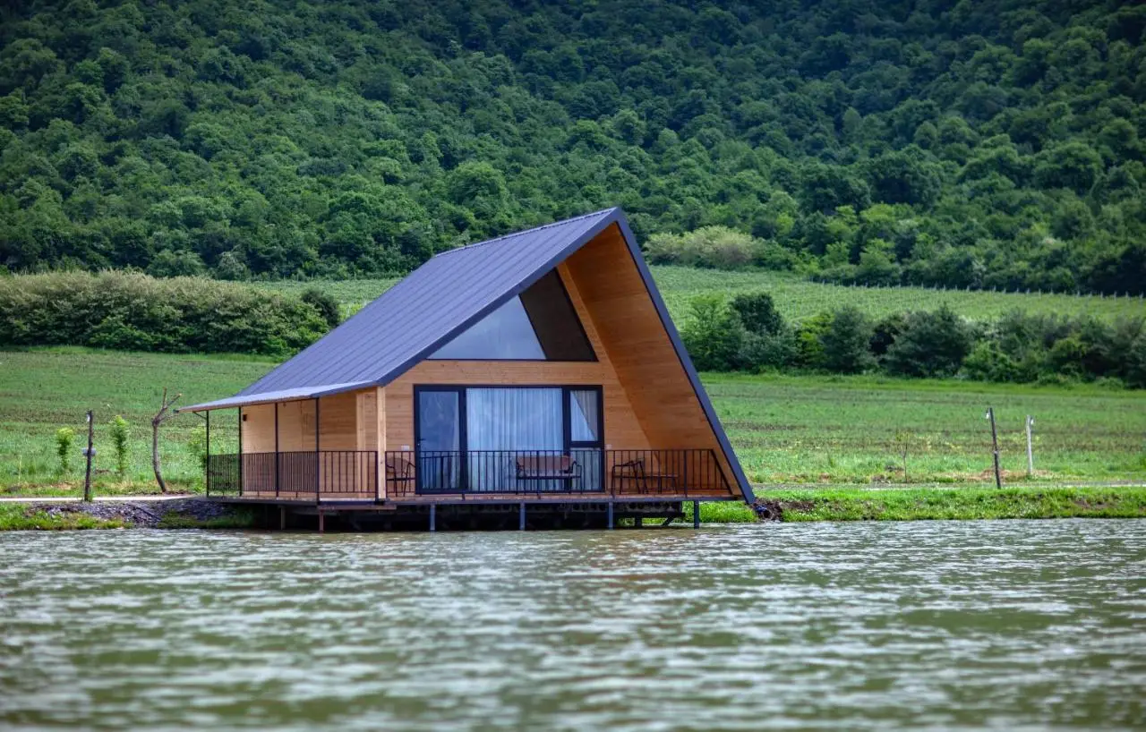 Moretoni Lake Resort