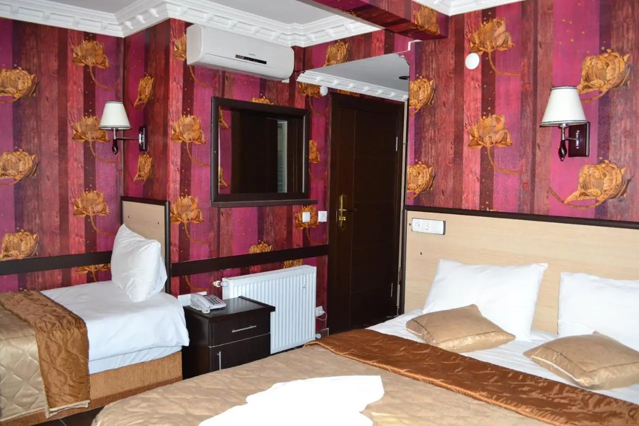 Ares Hotel