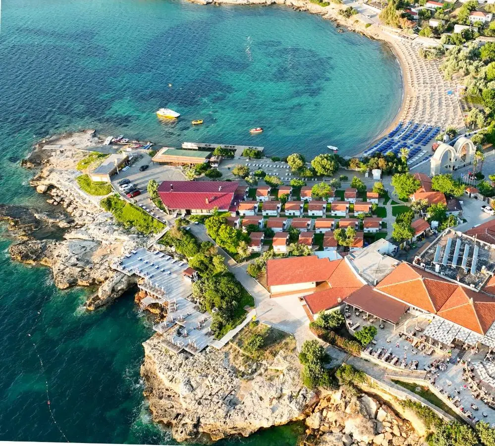 Maya Bistro Hotel & Beach