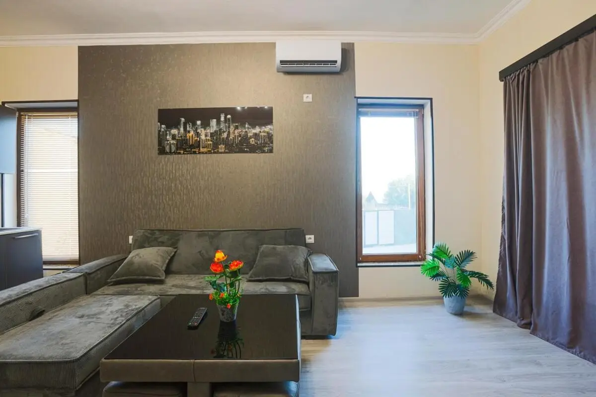 Brand-New 2BR House with Garden