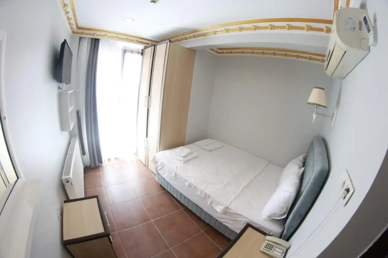 Ares Hotel