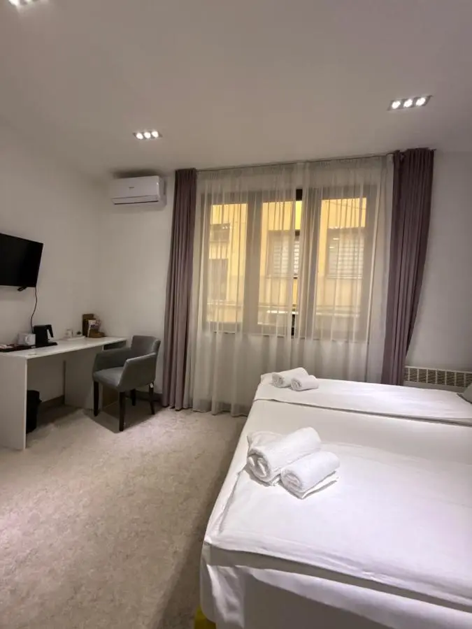 Deluxe Nortel Hotel