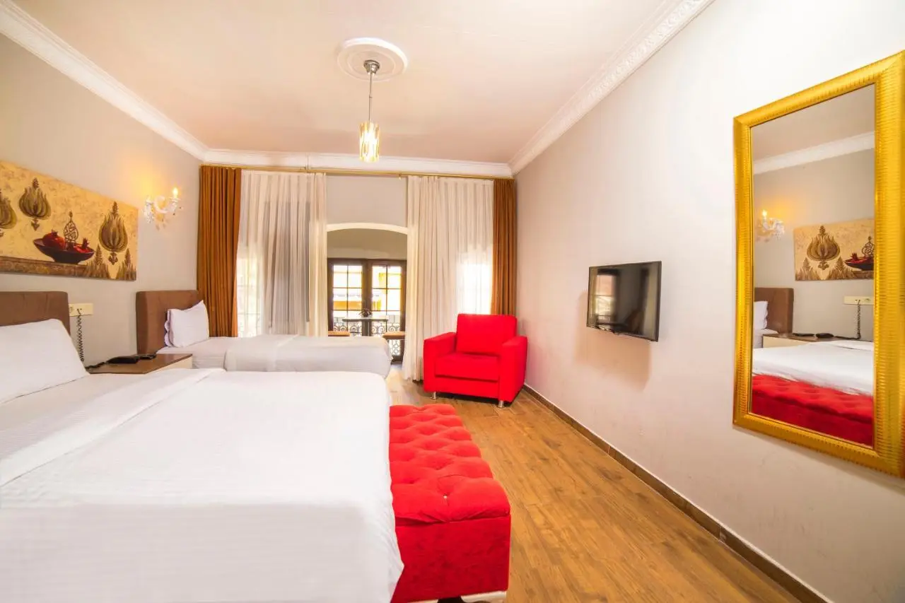Zendy Suite Hotel
