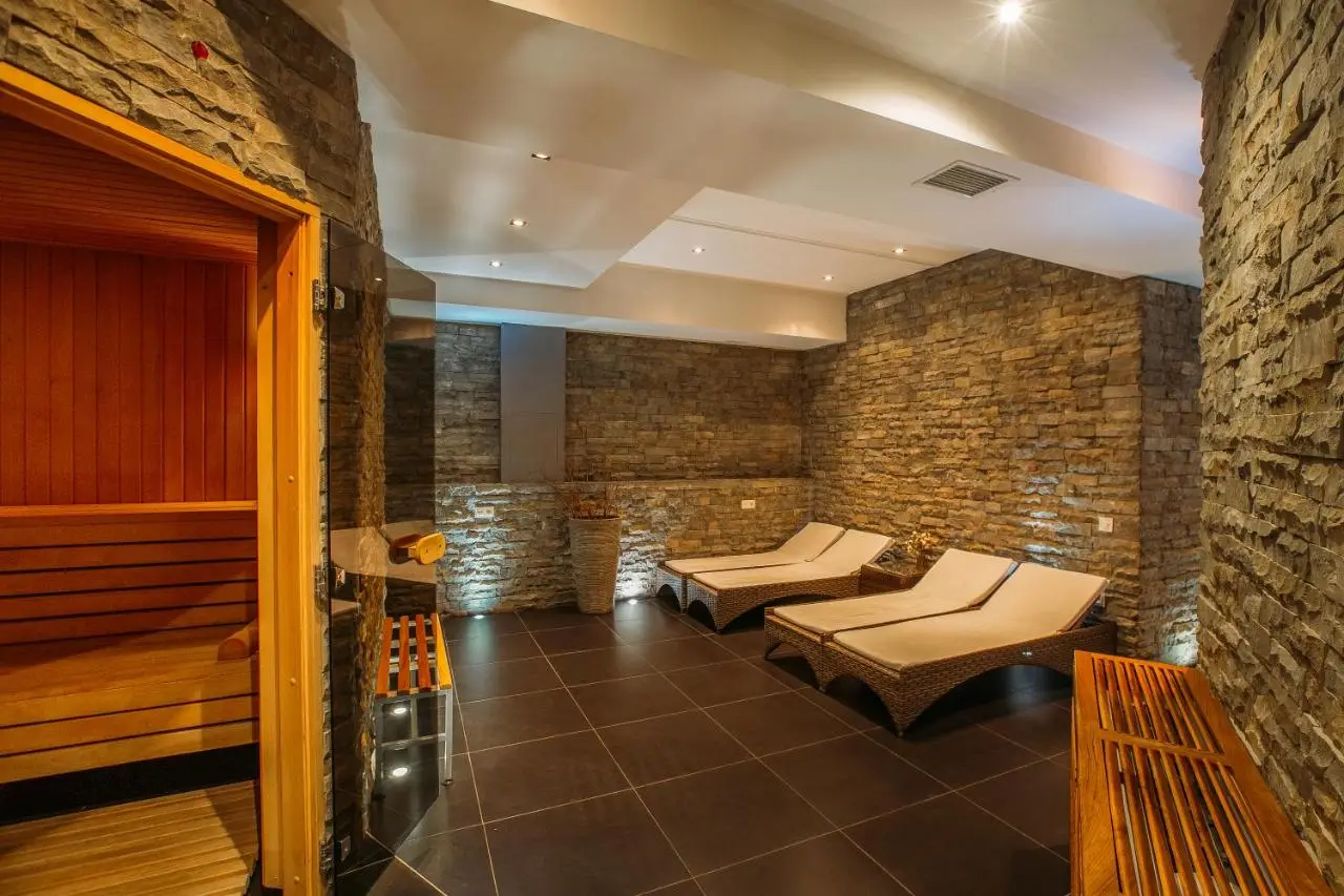 Schuchmann Wines Château,Villas & SPA