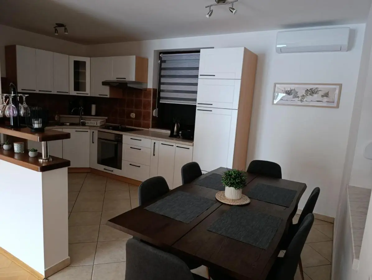 Oaza mira - Apartment with Lake View & Private Pool