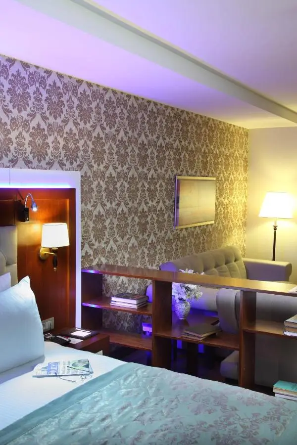 Hotel Senbayrak City