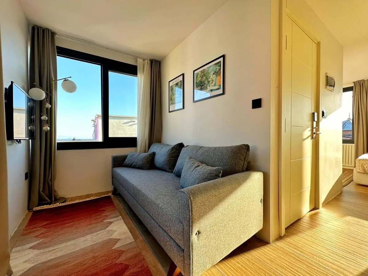Sultan Pier Hotel