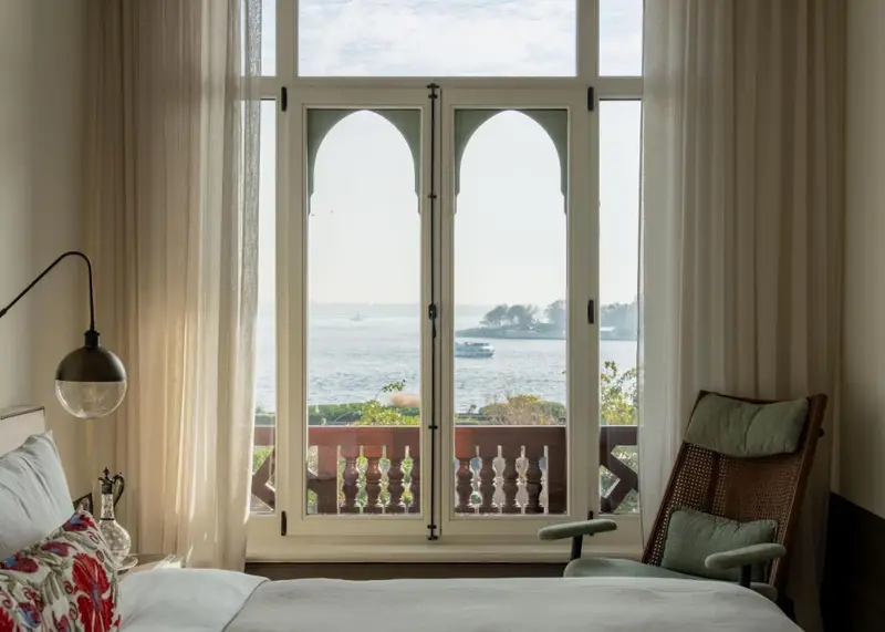 Hovagimyan Hotel and Suites