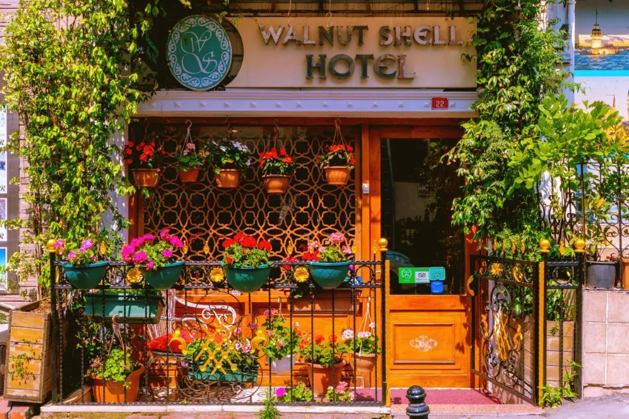 Walnut Shell Hotel