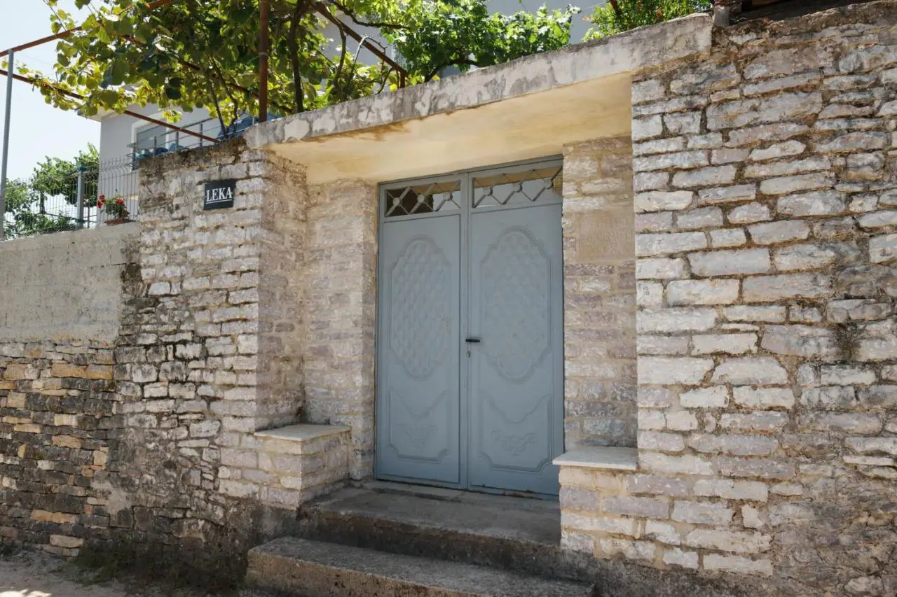 Leka GuestHouse