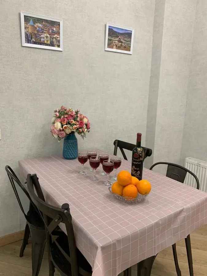 Сozy three-room apartment with 2 separate bedrooms in Old Tbilisi