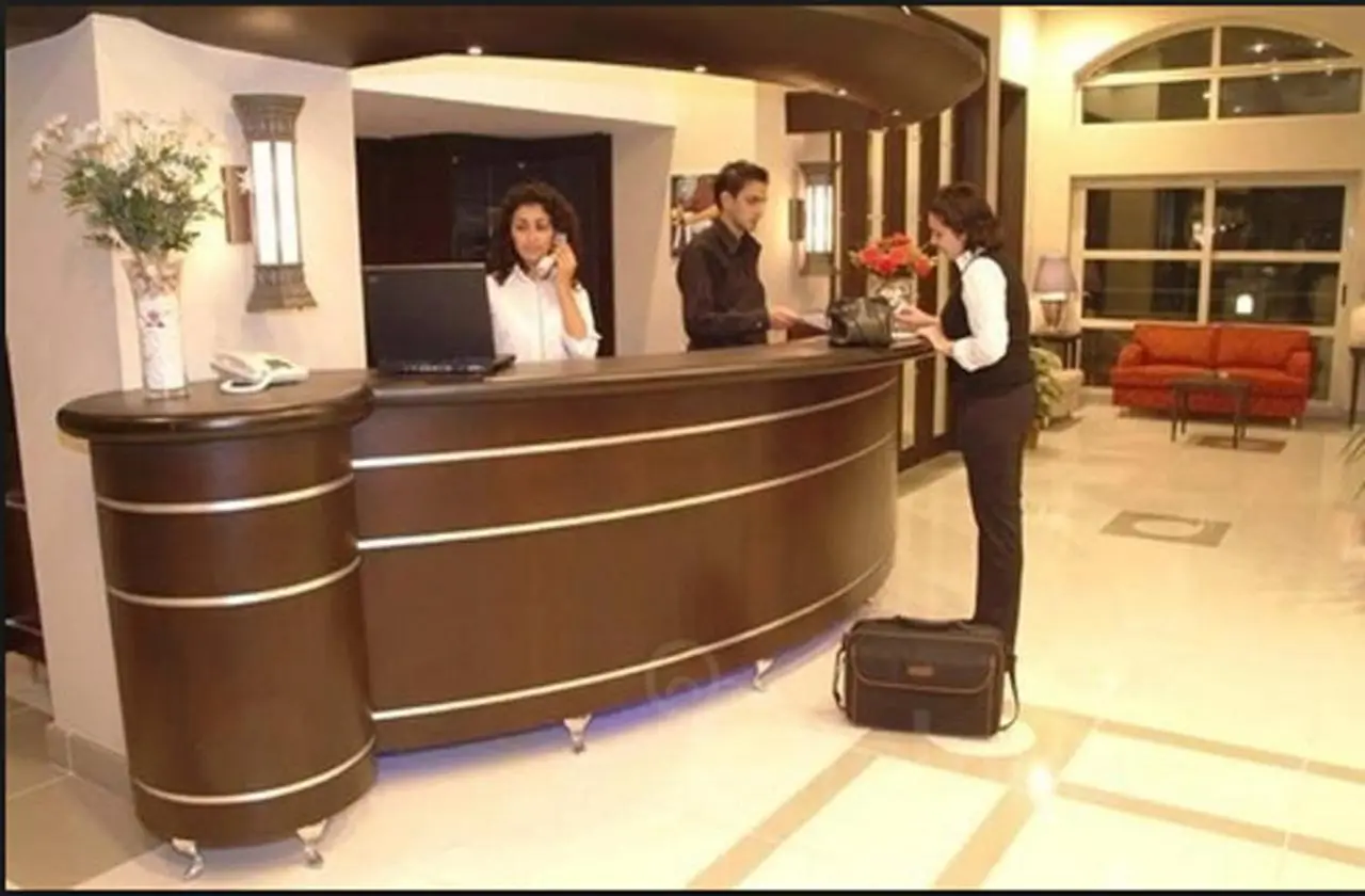 Almena Hotel