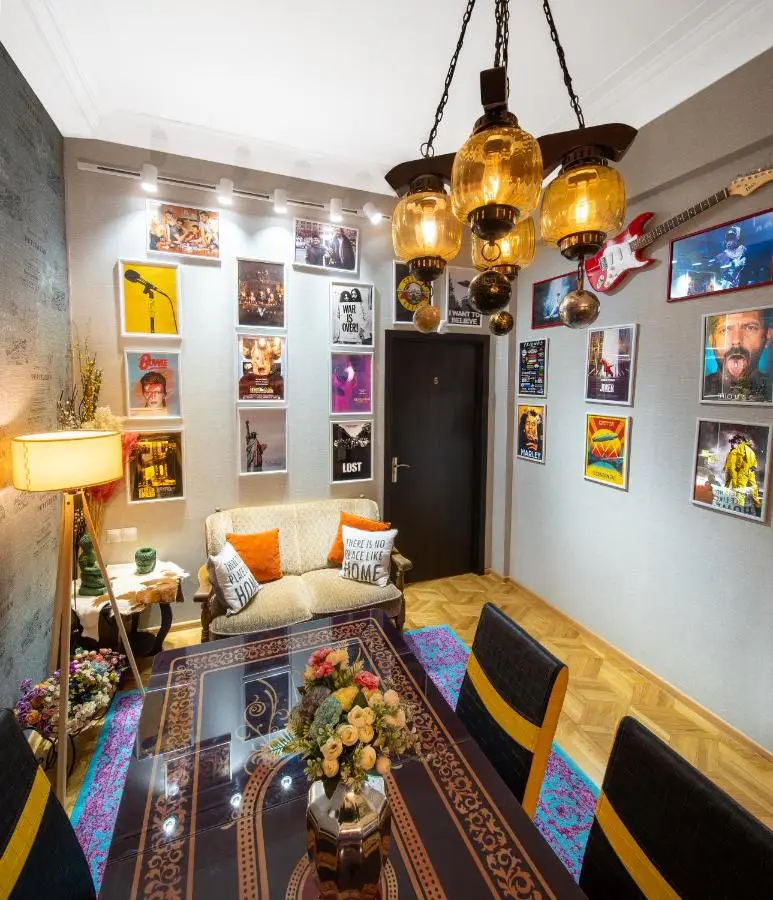 Check Inn Tbilisi